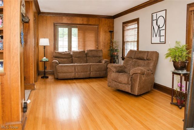 9014 Snow Road, Parma, OH 44130