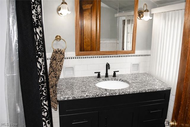9014 Snow Road, Parma, OH 44130