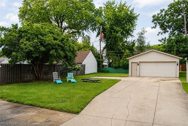 9014 Snow Road, Parma, OH 44130