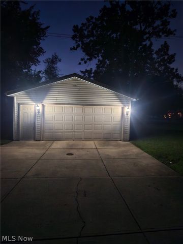 9014 Snow Road, Parma, OH 44130