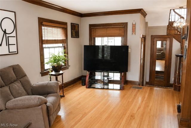 9014 Snow Road, Parma, OH 44130
