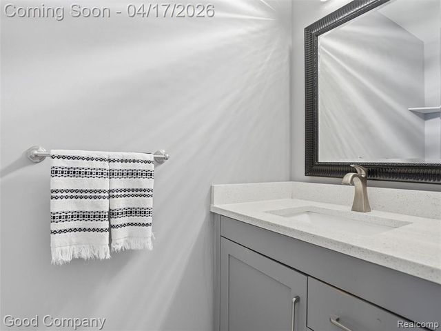 12667 Beresford Drive, Sterling Heights, MI 48313