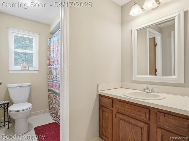 12667 Beresford Drive, Sterling Heights, MI 48313