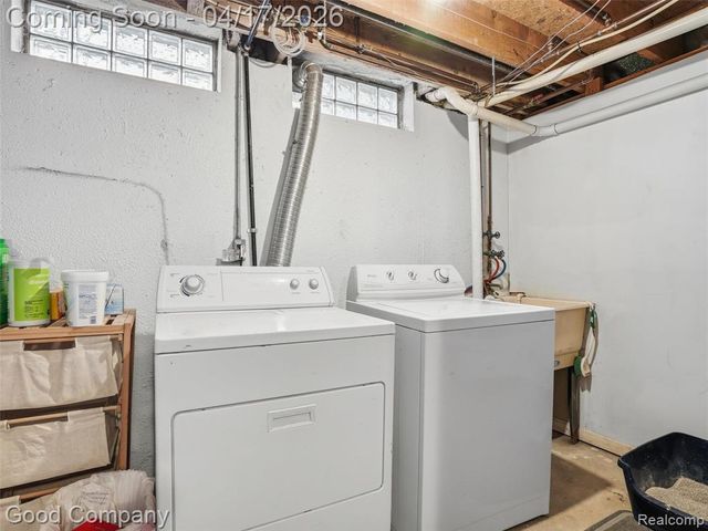 12667 Beresford Drive, Sterling Heights, MI 48313