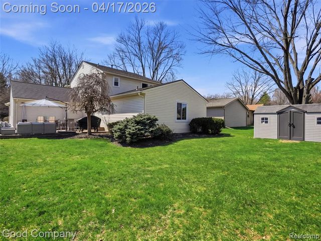 12667 Beresford Drive, Sterling Heights, MI 48313