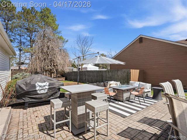 12667 Beresford Drive, Sterling Heights, MI 48313