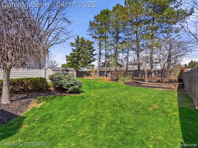 12667 Beresford Drive, Sterling Heights, MI 48313