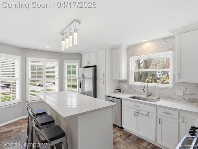 12667 Beresford Drive, Sterling Heights, MI 48313