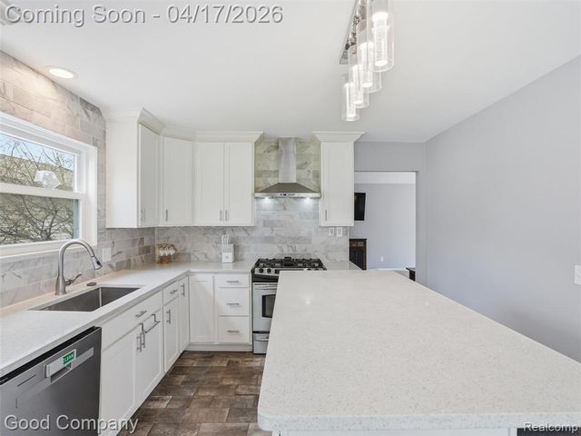 12667 Beresford Drive, Sterling Heights, MI 48313