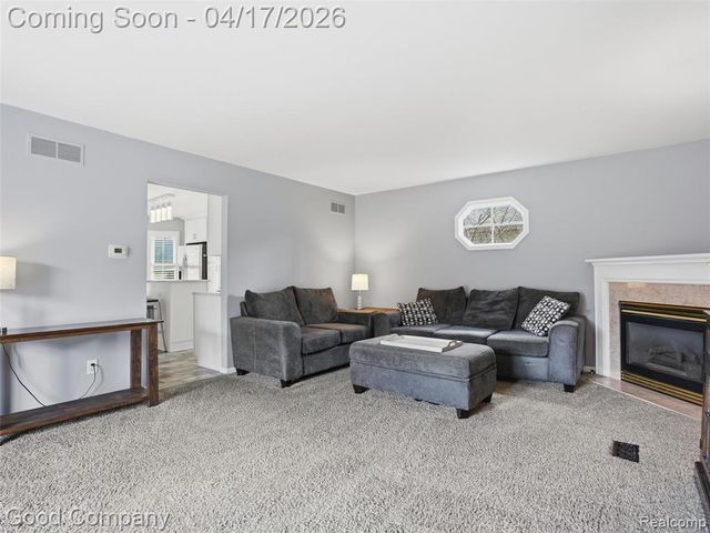 12667 Beresford Drive, Sterling Heights, MI 48313