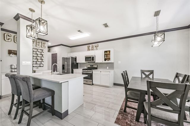 1818 Buckingham Drive, Pasadena, TX 77504