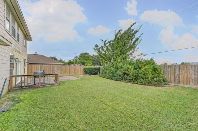 1818 Buckingham Drive, Pasadena, TX 77504