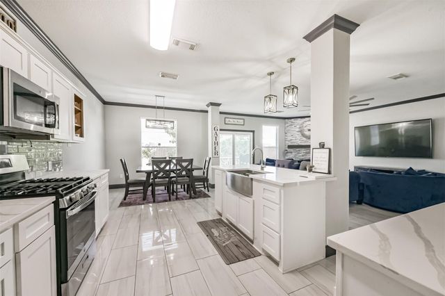 1818 Buckingham Drive, Pasadena, TX 77504