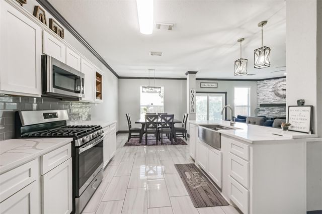 1818 Buckingham Drive, Pasadena, TX 77504