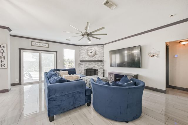 1818 Buckingham Drive, Pasadena, TX 77504