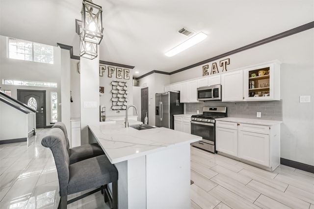 1818 Buckingham Drive, Pasadena, TX 77504