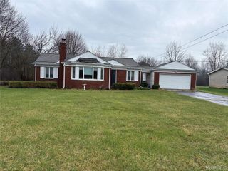 3377 S MACKIN Road, Road, Flint Charter Township, MI 48504