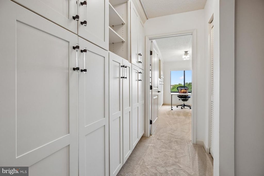 Image 19 of property listing at 3310 N LEISURE WORLD BLVD #6-924, Silver Spring, MD 20906