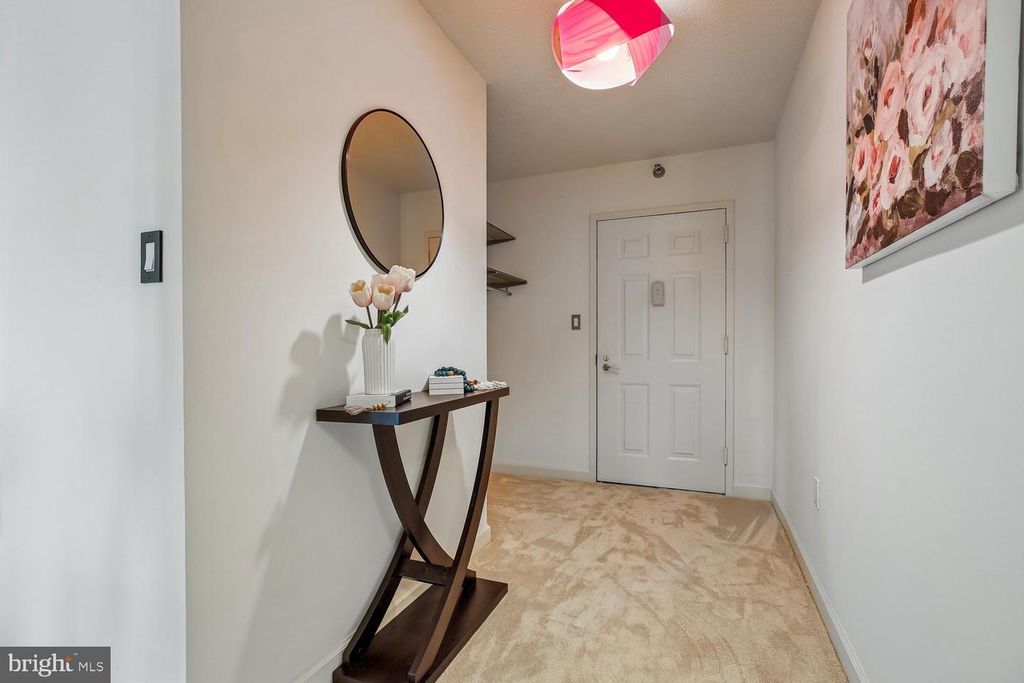 Image 2 of property listing at 3310 N LEISURE WORLD BLVD #6-924, Silver Spring, MD 20906