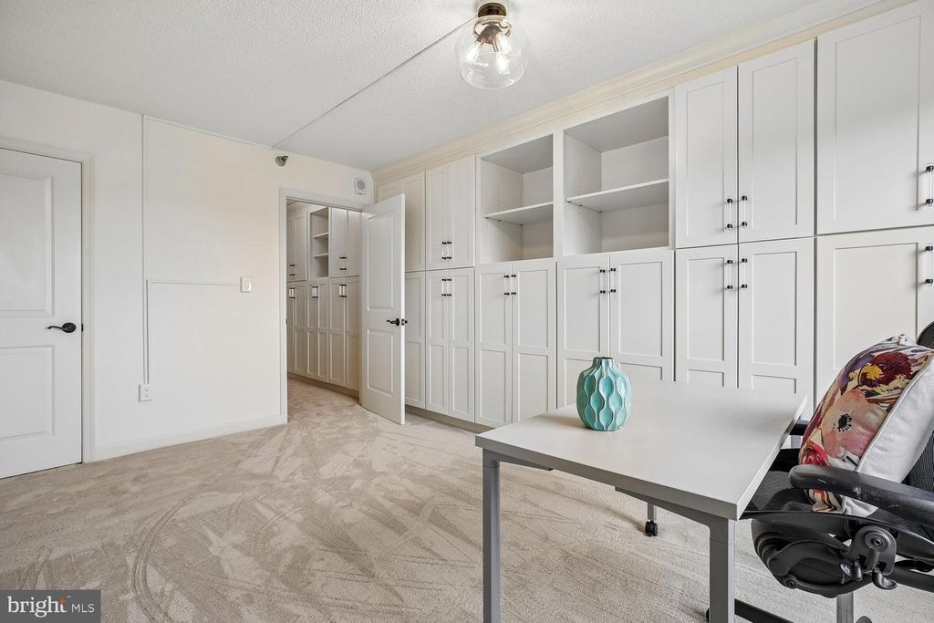 Image 22 of property listing at 3310 N LEISURE WORLD BLVD #6-924, Silver Spring, MD 20906