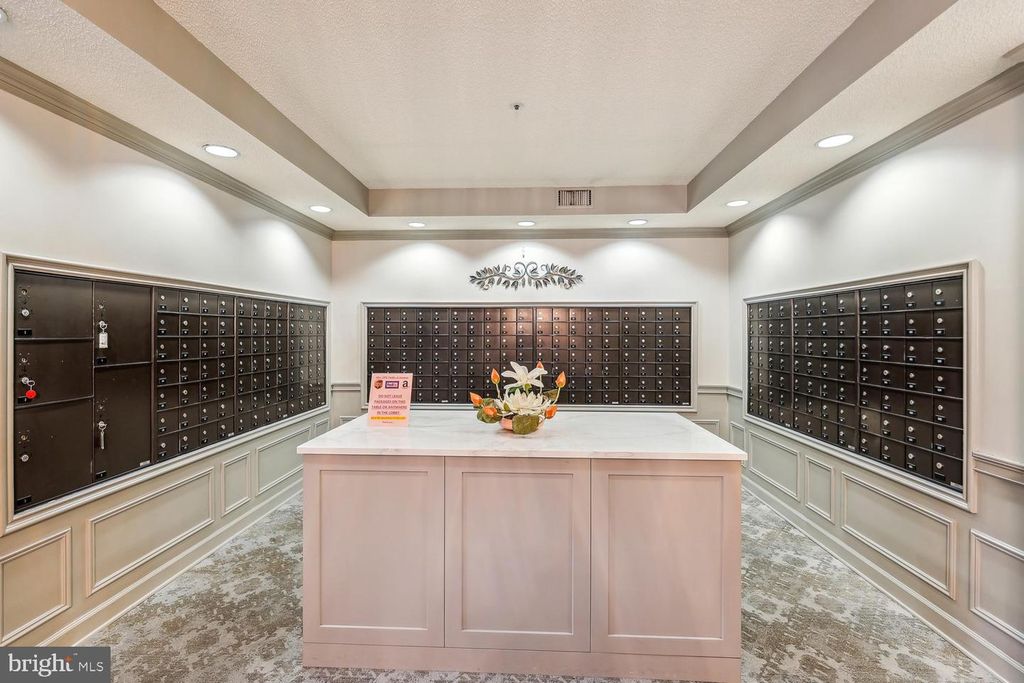 Image 31 of property listing at 3310 N LEISURE WORLD BLVD #6-924, Silver Spring, MD 20906