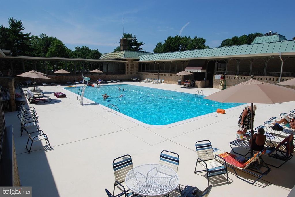 Image 35 of property listing at 3310 N LEISURE WORLD BLVD #6-924, Silver Spring, MD 20906