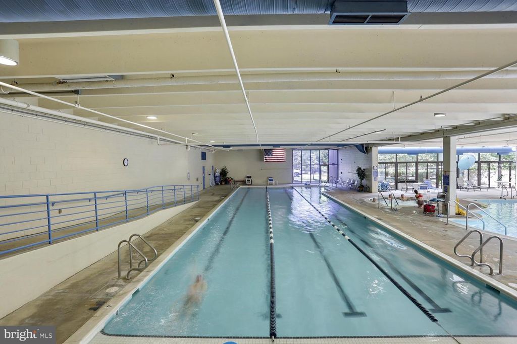 Image 36 of property listing at 3310 N LEISURE WORLD BLVD #6-924, Silver Spring, MD 20906