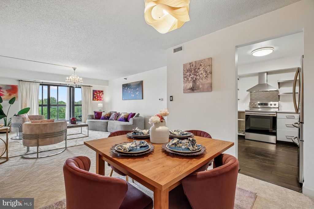 Image 8 of property listing at 3310 N LEISURE WORLD BLVD #6-924, Silver Spring, MD 20906