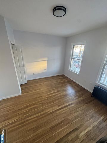 95 Palisade Avenue, Garfield, NJ 07026