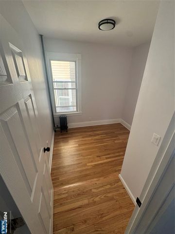 95 Palisade Avenue, Garfield, NJ 07026