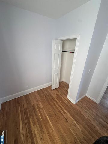 95 Palisade Avenue, Garfield, NJ 07026