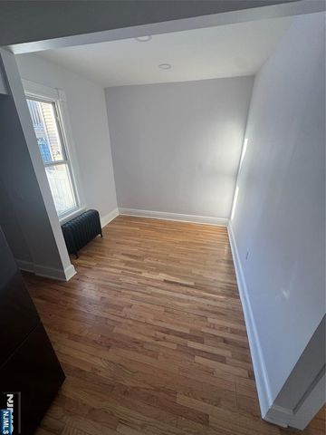 95 Palisade Avenue, Garfield, NJ 07026