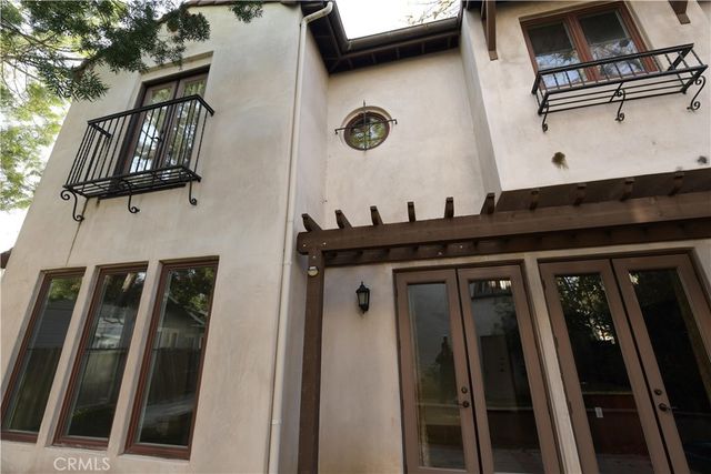 71 N Bonnie Ave. 2, Pasadena, CA 91106