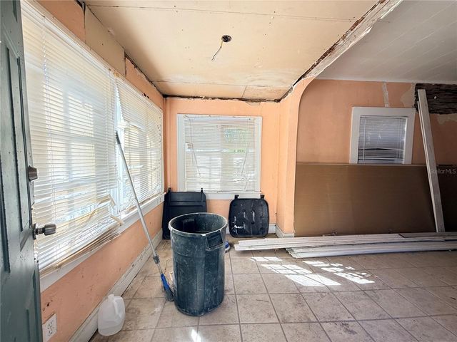 2129 UNION STREET S, St Petersburg, FL 33712