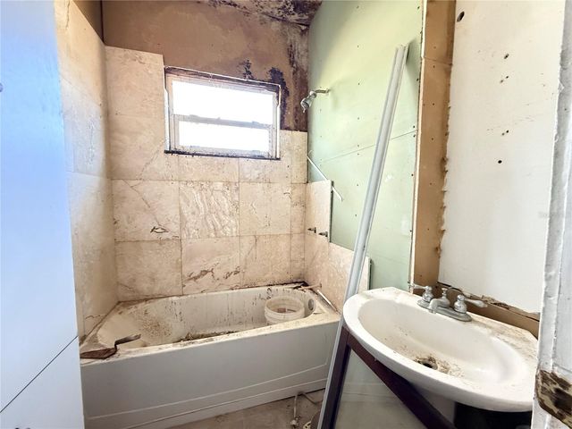 2129 UNION STREET S, St Petersburg, FL 33712