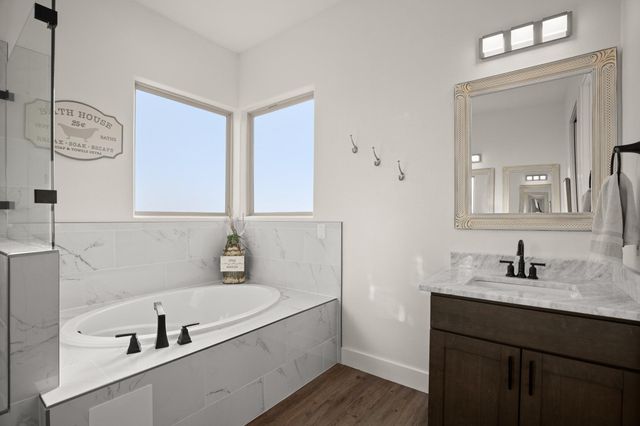 4216 Hillside DR, Lago Vista, TX 78645