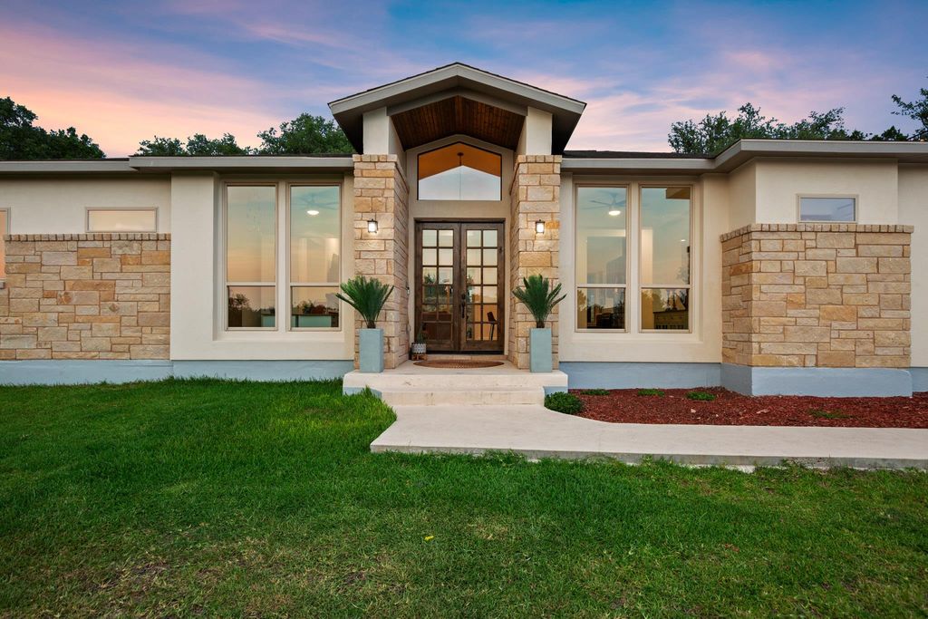 4216 Hillside DR, Lago Vista, TX 78645