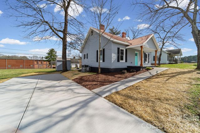 4 American Street, Mount Holly, NC 28120