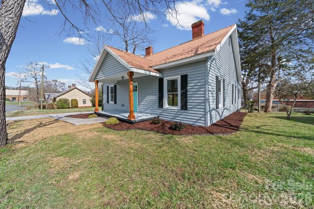 4 American Street, Mount Holly, NC 28120