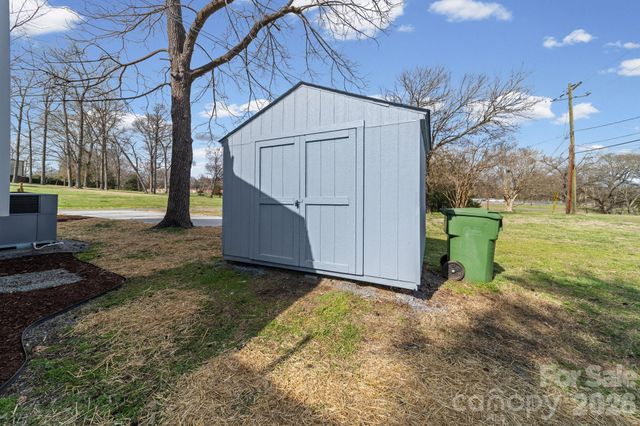 4 American Street, Mount Holly, NC 28120