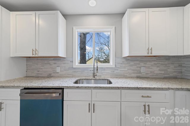 4 American Street, Mount Holly, NC 28120