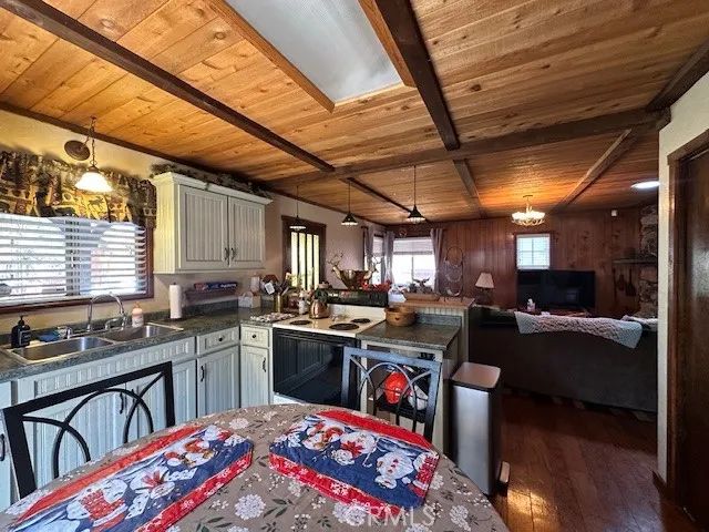 245 Sunset, Sugarloaf, CA 92386