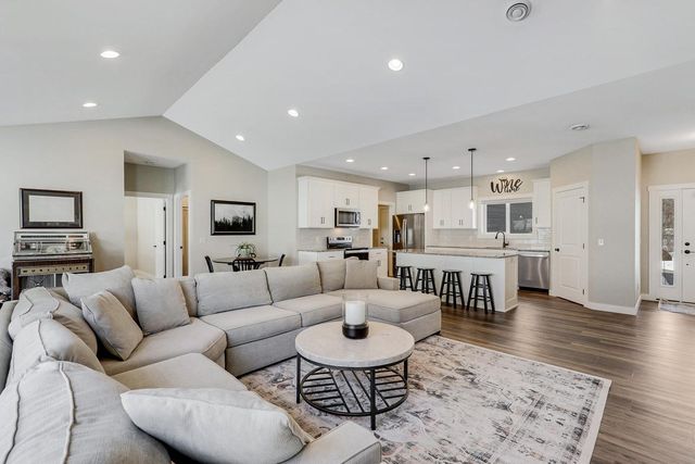 11430 Legacy Court, East Gull Lake, MN 56401