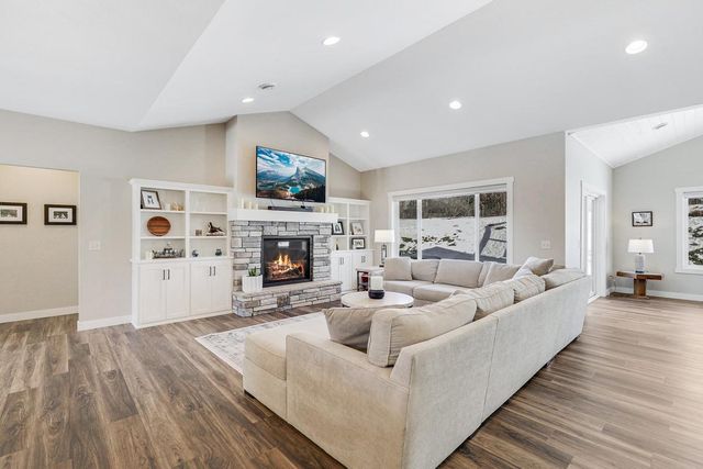 11430 Legacy Court, East Gull Lake, MN 56401