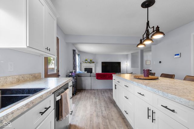 9891 Sapphire Berry Lane, Fishers, IN 46038