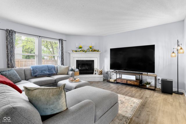 9891 Sapphire Berry Lane, Fishers, IN 46038
