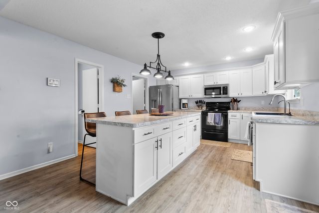 9891 Sapphire Berry Lane, Fishers, IN 46038