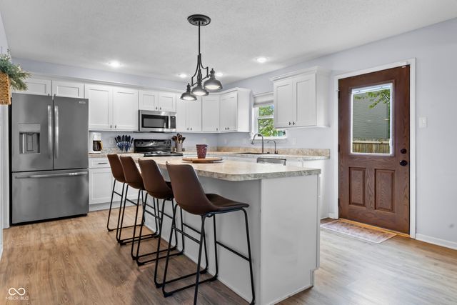 9891 Sapphire Berry Lane, Fishers, IN 46038