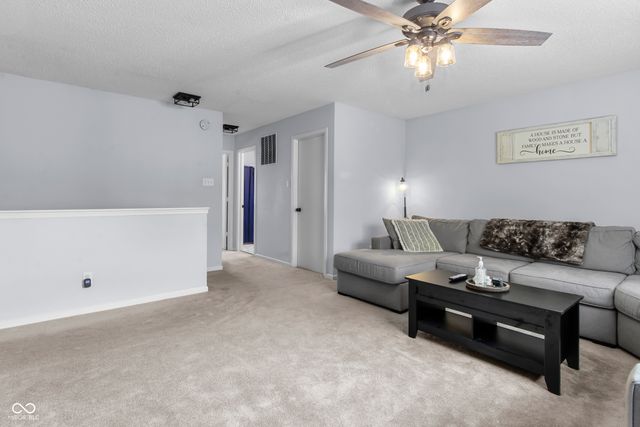 9891 Sapphire Berry Lane, Fishers, IN 46038