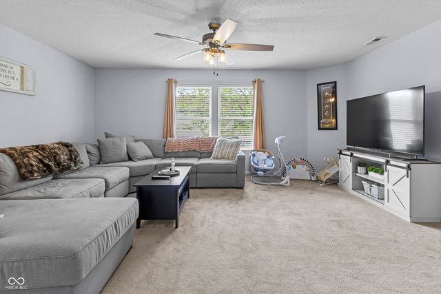 9891 Sapphire Berry Lane, Fishers, IN 46038